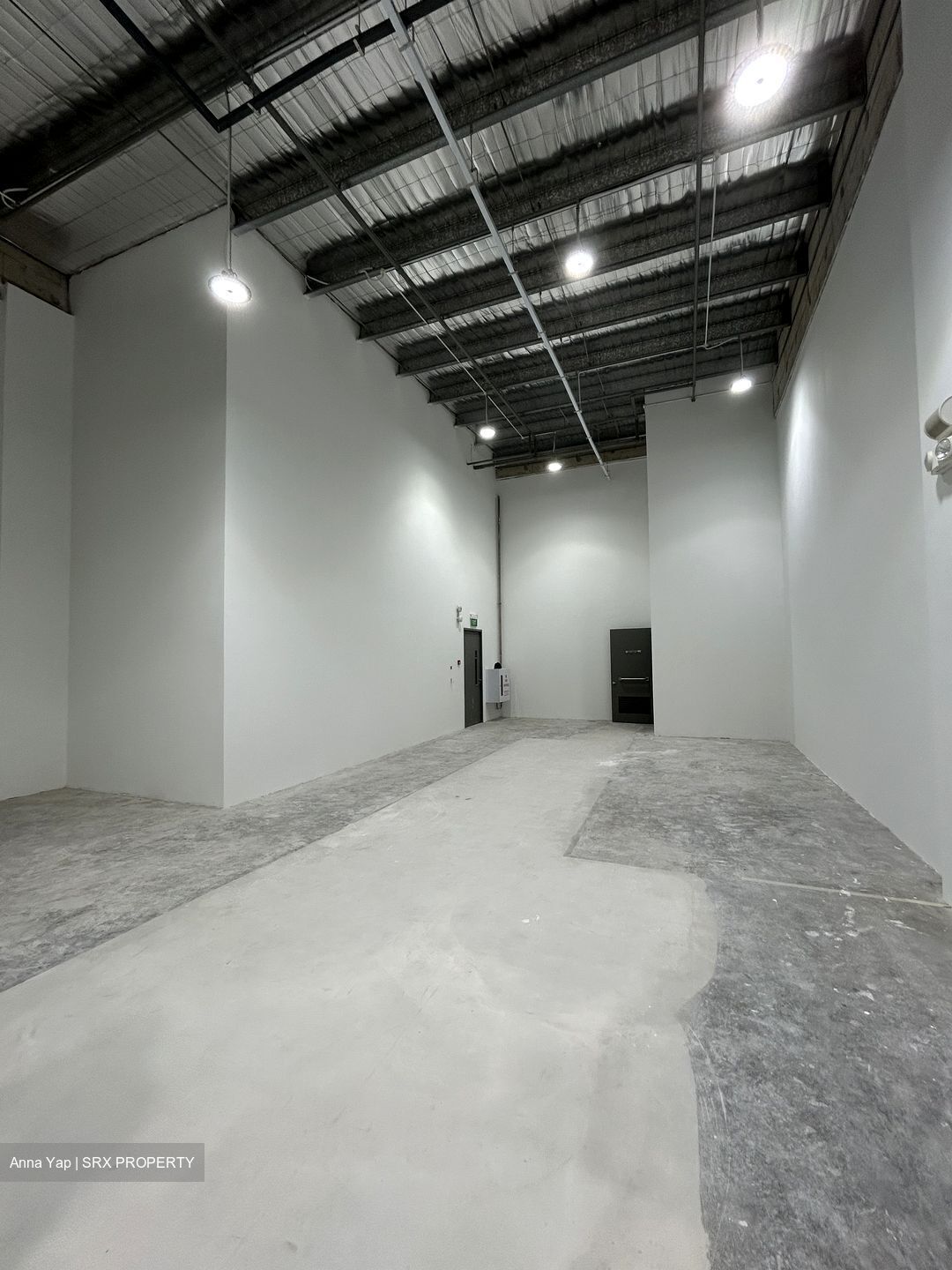 Gambas Crescent (D27), Retail #603747821